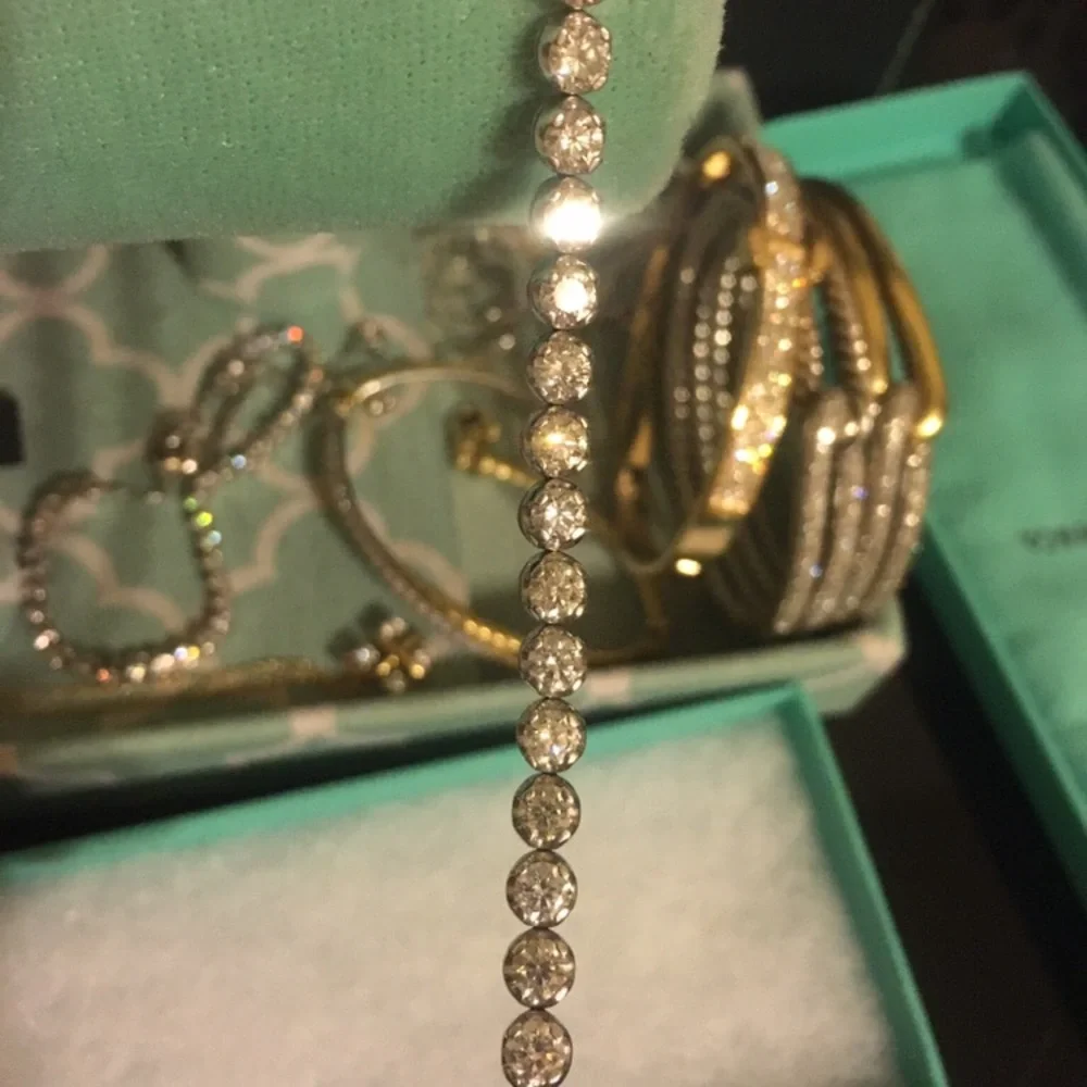 Authentic 7ct Diamond tennis bracelet - Picture 7 of 9